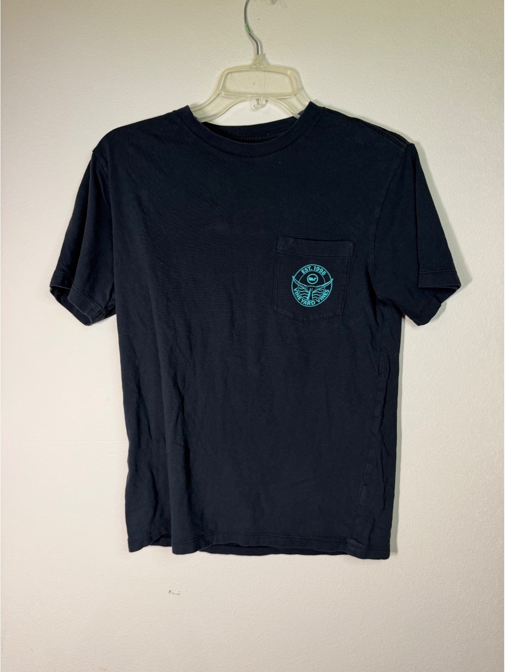 Vineyard Vines XS black and blue Pocket T-Shirt with Logo Print